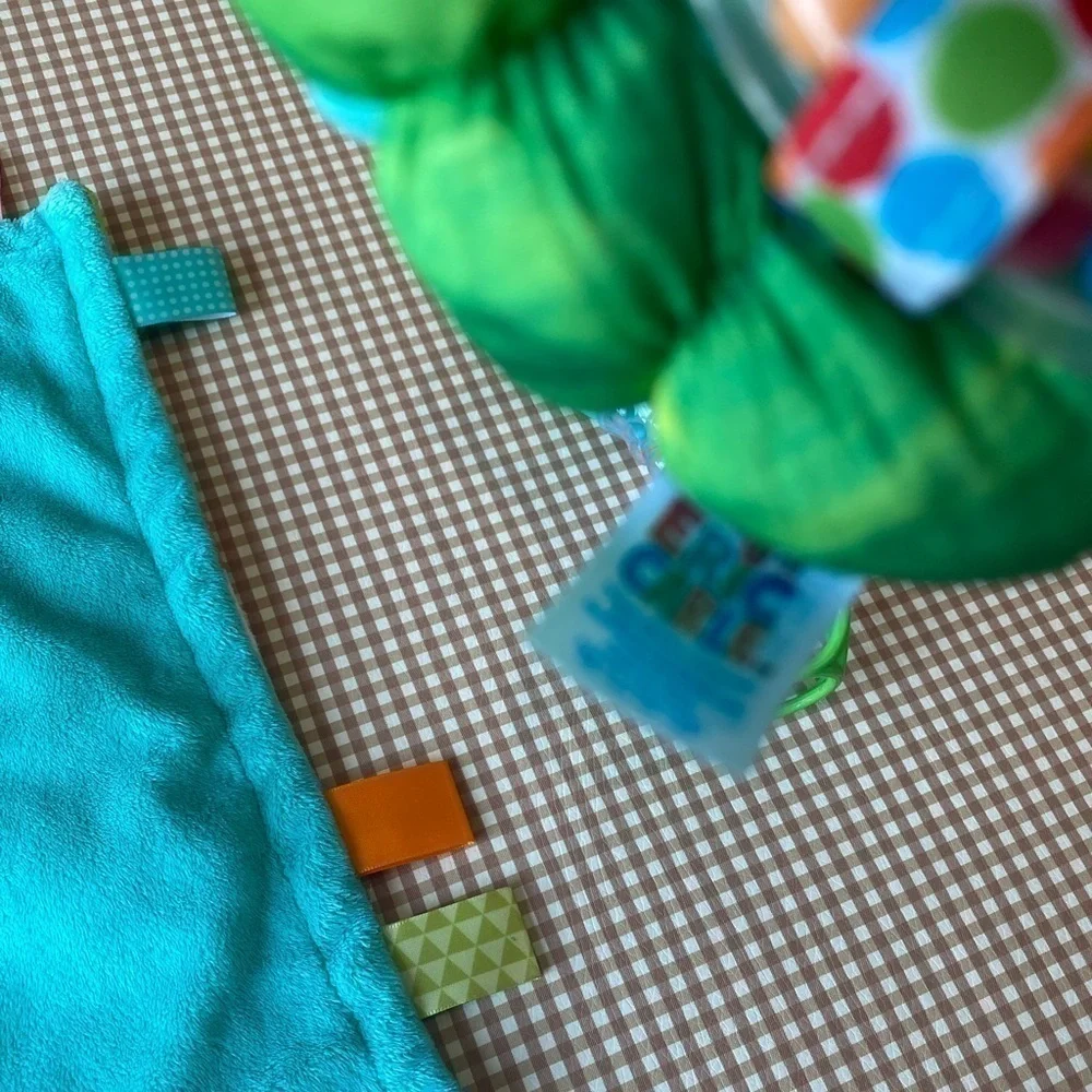 Bundle of taggies blanket/whale blanket/The very hungry caterpillar‎ rattle